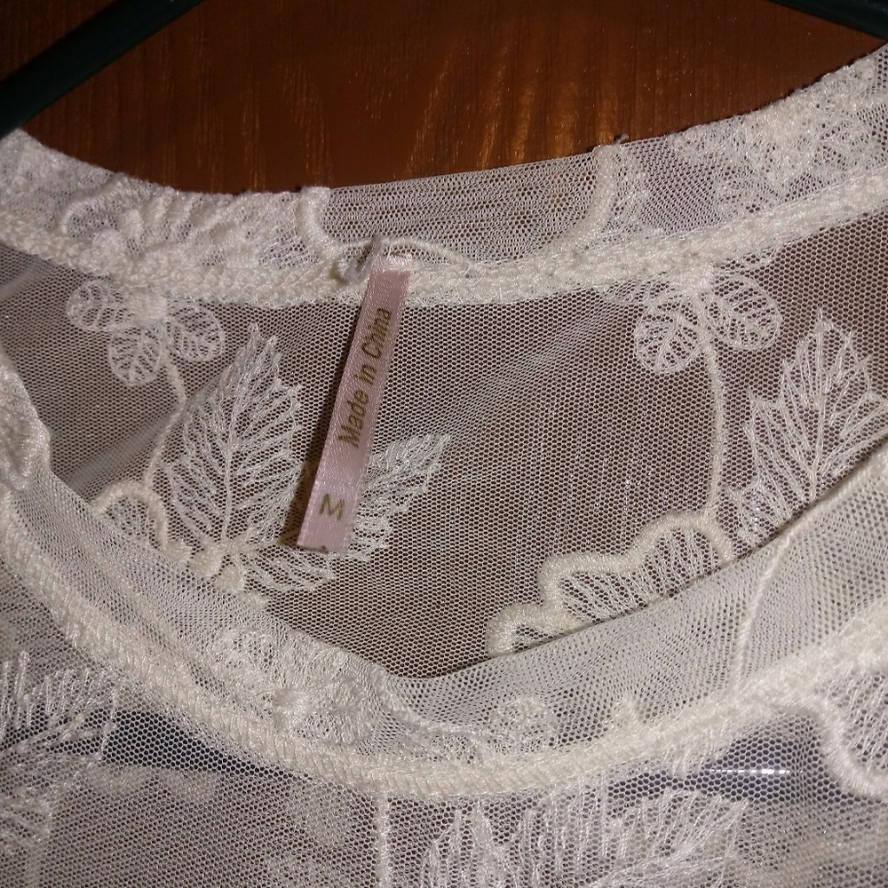 Lace top - Picture 4 of 4